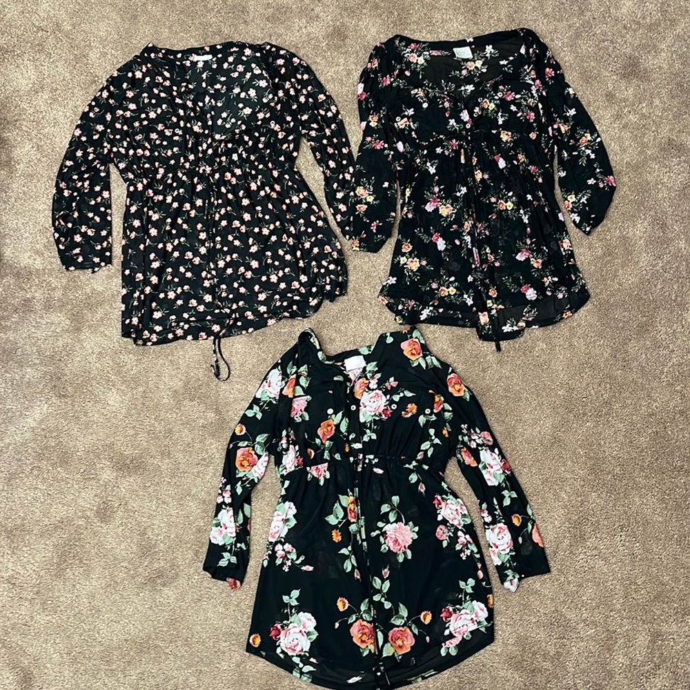 ❌SOLD❌Lot of 3 maternity tops XL